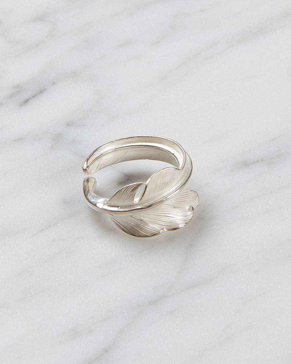 Larry Smith Kazekiri Feather Ring